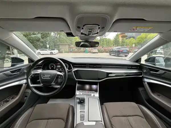 Audi A7L 2024, фото 12