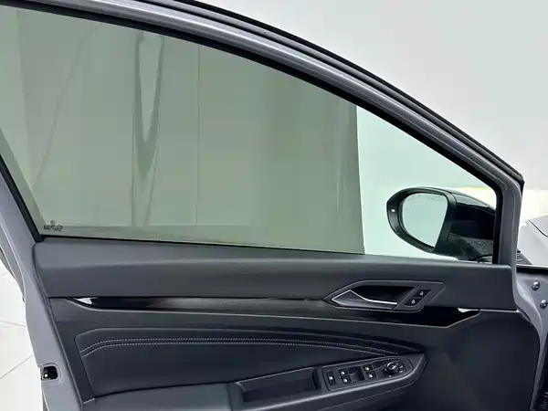 Volkswagen Golf 2023, фото 14