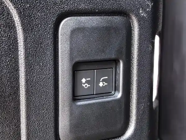 Land Rover Defender 2022, фото 21