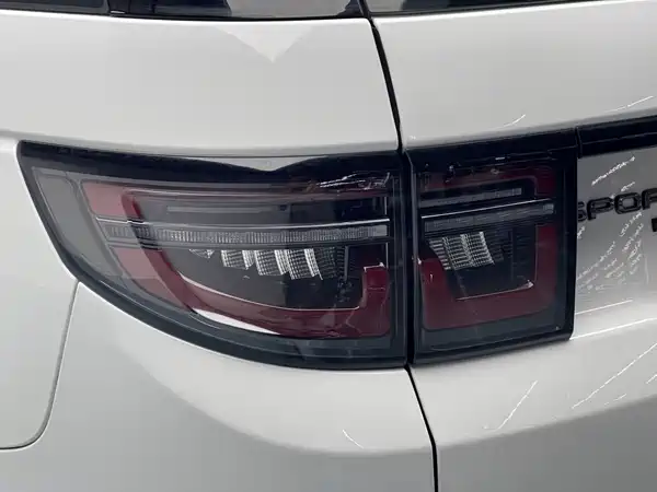 Land Rover Discovery Sport 2022, фото 13