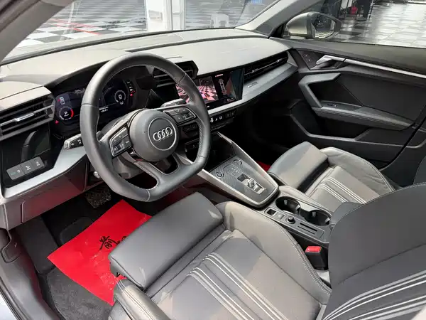 Audi A3 2023, фото 5