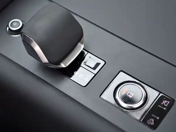 Land Rover Discovery 2023, фото 21