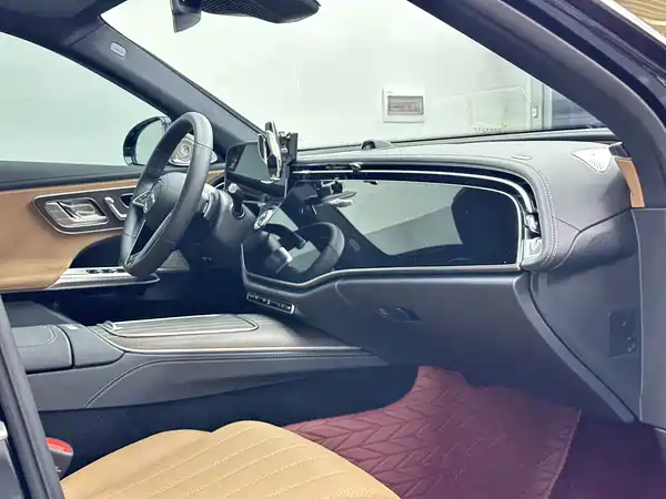 Mercedes-Benz E-Class 2025, фото 17