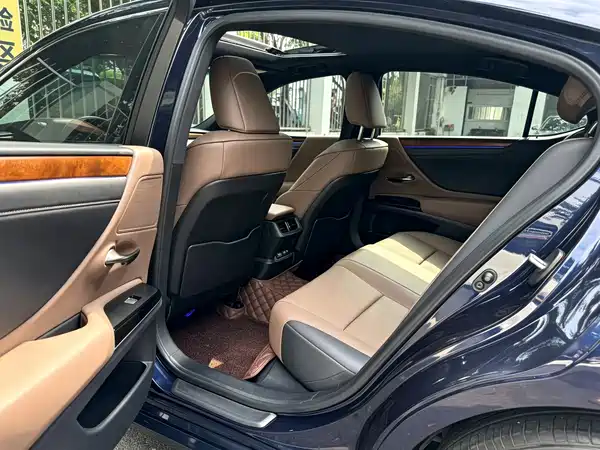 Lexus ES 2021, фото 8