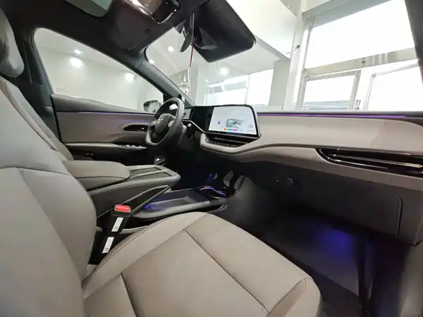 Hongqi EH7 2025, фото 14