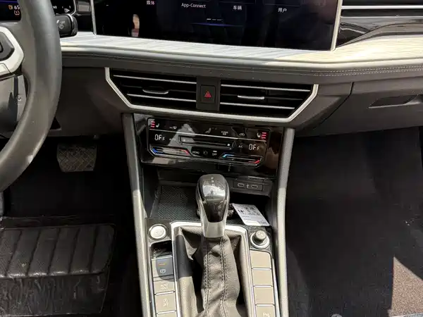 Volkswagen Sagitar 2023, фото 9