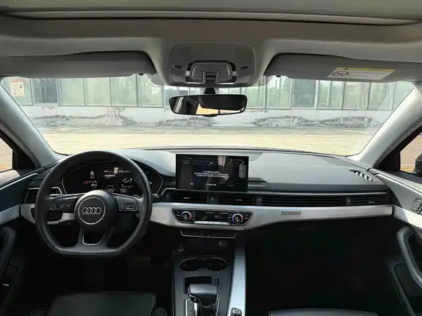 Audi A4L 2023, фото 6