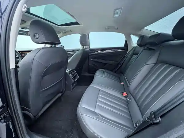 Volkswagen Passat 2023, фото 12