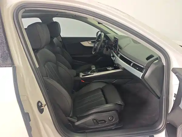 Audi A4L 2023, фото 8