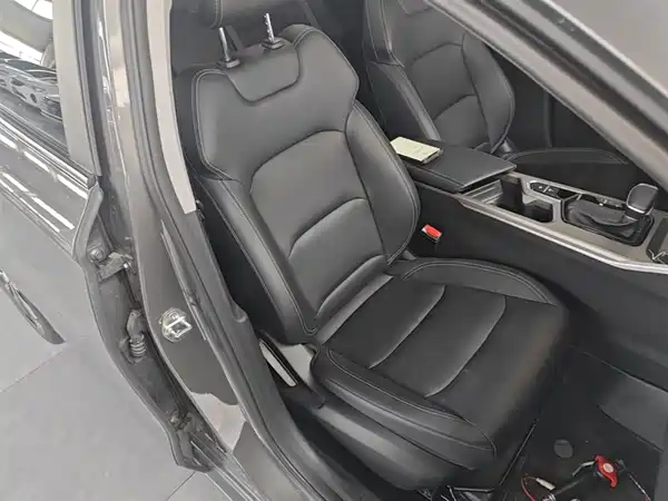 Geely Emgrand 2025, фото 24