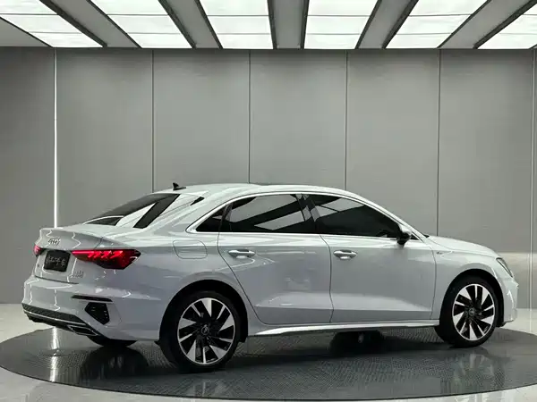 Audi A3 2023, фото 5