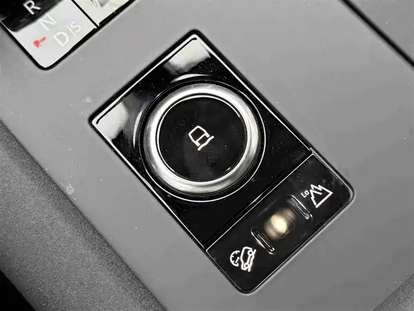 Land Rover Discovery 2024, фото 13