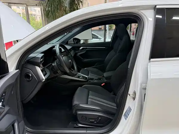 Audi A3 2023, фото 16