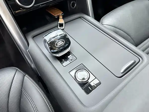 Land Rover Discovery 2021, фото 8