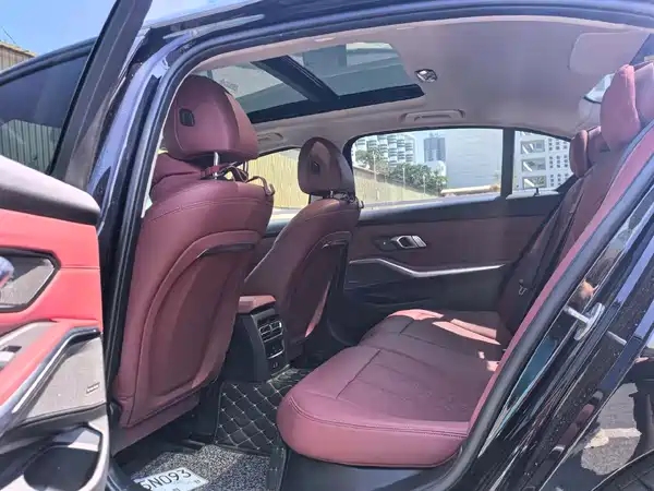 BMW 3 Series 2023, фото 7