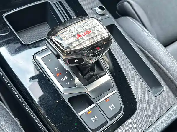 Audi Q5L 2024, фото 17