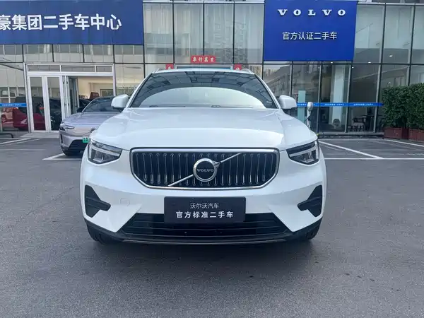 Volvo XC40 2025, фото 5