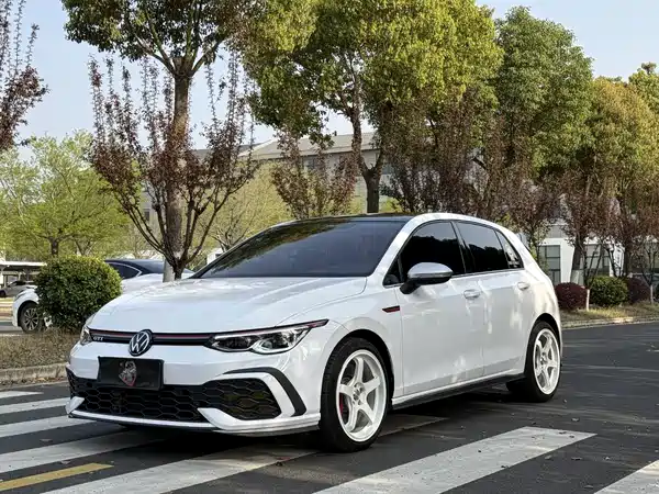 Volkswagen Golf GTI 2023