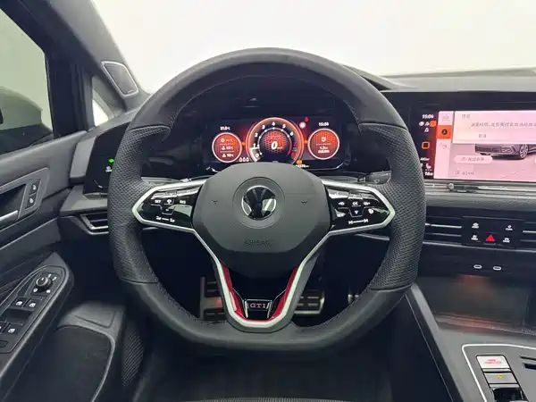 Volkswagen Golf GTI 2023, фото 9