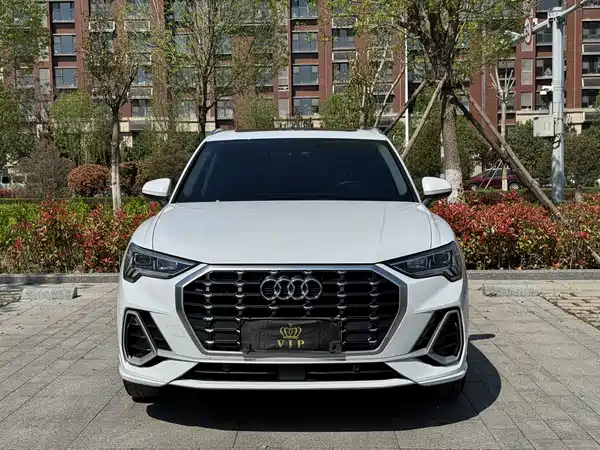 Audi Q3 2022, фото 2