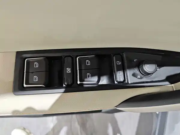 Lynk & Co 06 EM-P 2022, фото 19