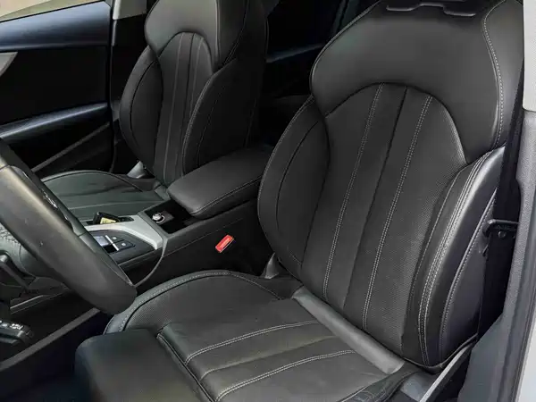 Audi A4L 2020, фото 9