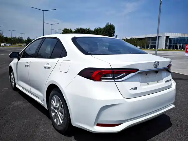Toyota Corolla 2022, фото 4