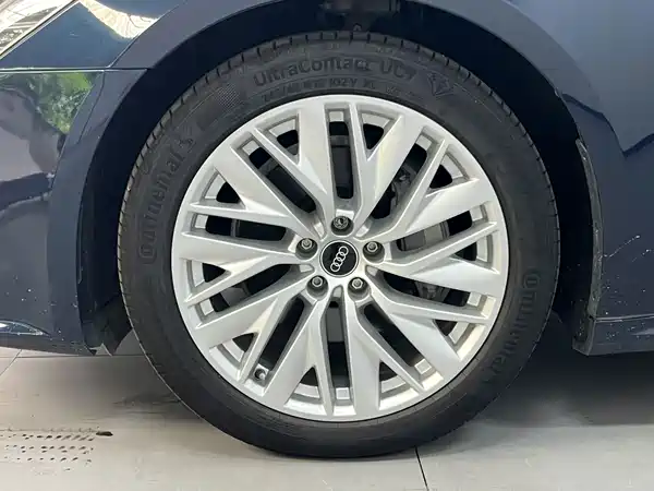 Audi A7L 2024, фото 23