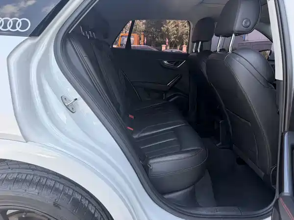 Audi Q2L 2021, фото 21