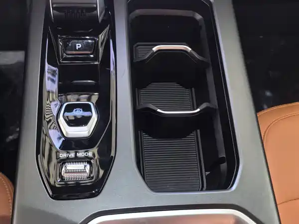 Geely Haoyue L 2024, фото 16