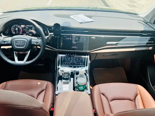 Audi Q7 2023, фото 5