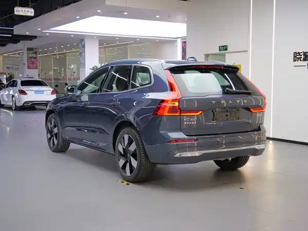 Volvo XC60 PHEV 2025, фото 5