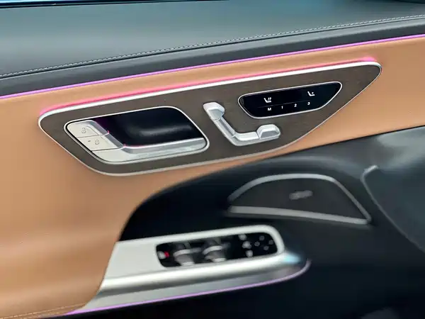 Mercedes-Benz E-Class 2025, фото 6