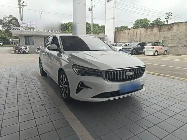 Geely Emgrand 2025, фото 3