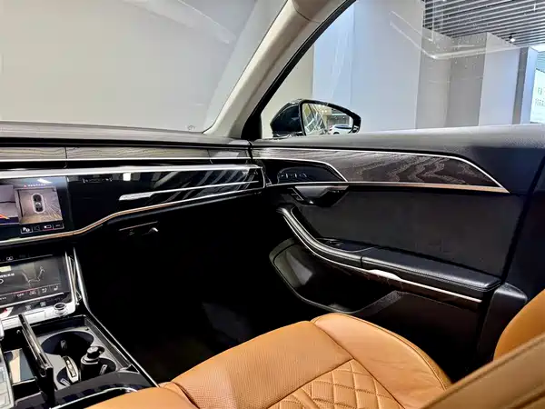 Audi A8 2023, фото 21