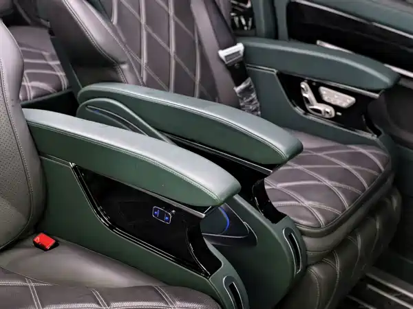Mercedes-Benz Vito 2023, фото 17