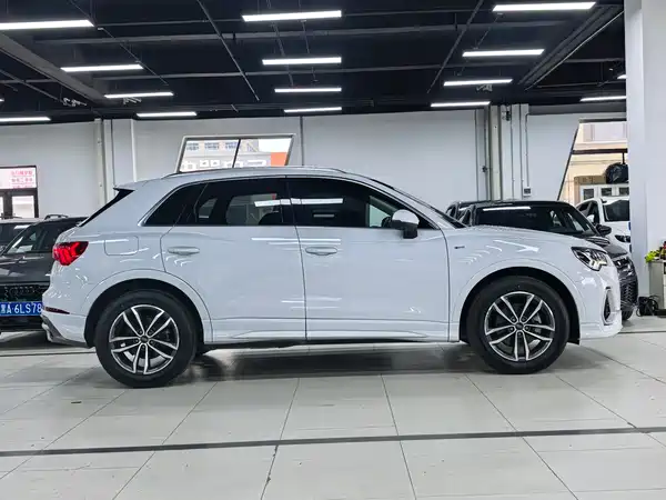 Audi Q3 2023, фото 7