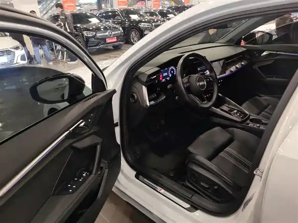 Audi A3 2024, фото 11