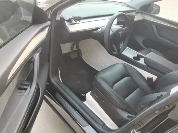 Tesla Model Y 2022, фото 15