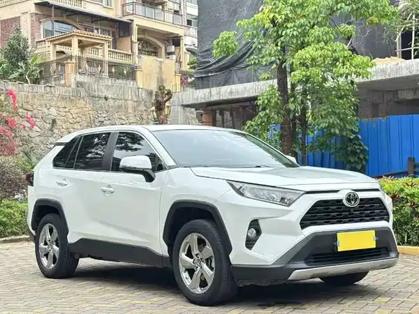 Toyota RAV4 2022, фото 3