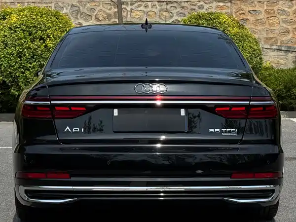 Audi A8 2023, фото 5