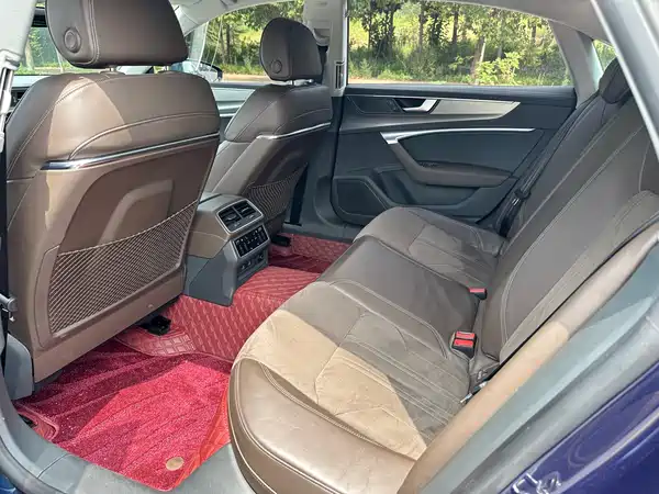 Audi A7L 2022, фото 9