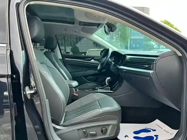 Volkswagen Passat 2023, фото 7