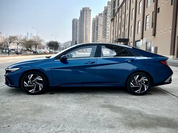Hyundai Elantra 2023, фото 8