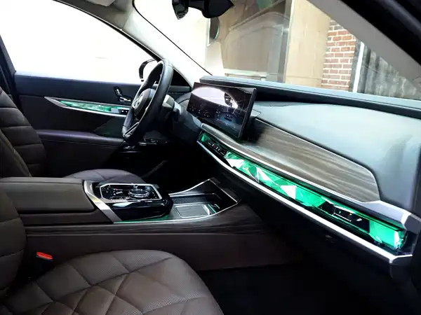 BMW i7 2023, фото 8