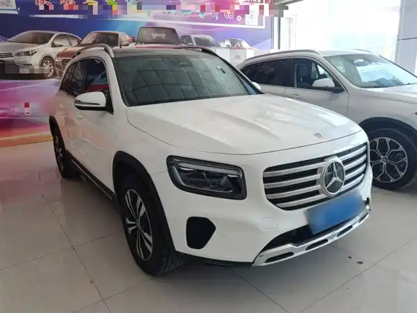 Mercedes-Benz GLB 2024, фото 3