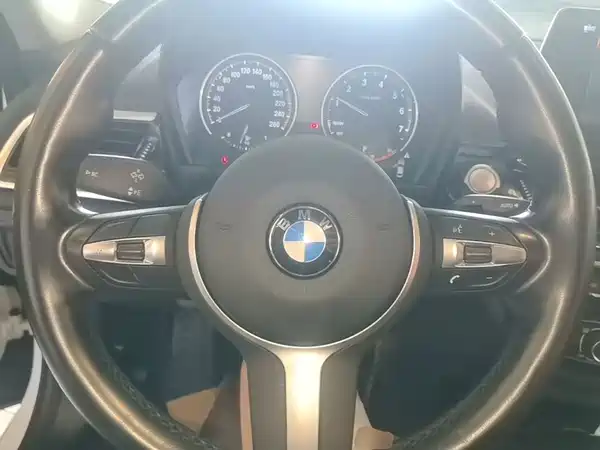 BMW 1 Series 2021, фото 10