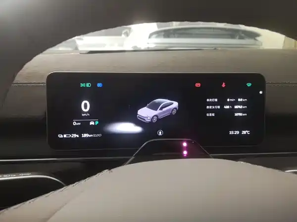 NIO EC6 2025, фото 12