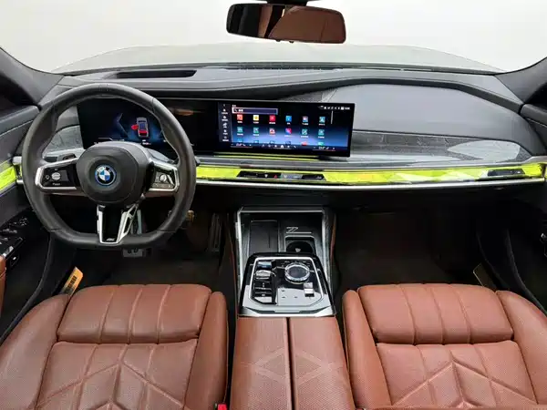 BMW i7 2023, фото 7