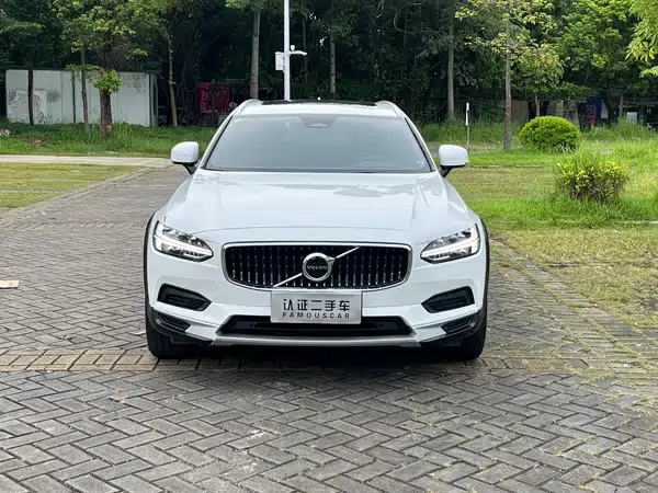 Volvo V90 2022, фото 2